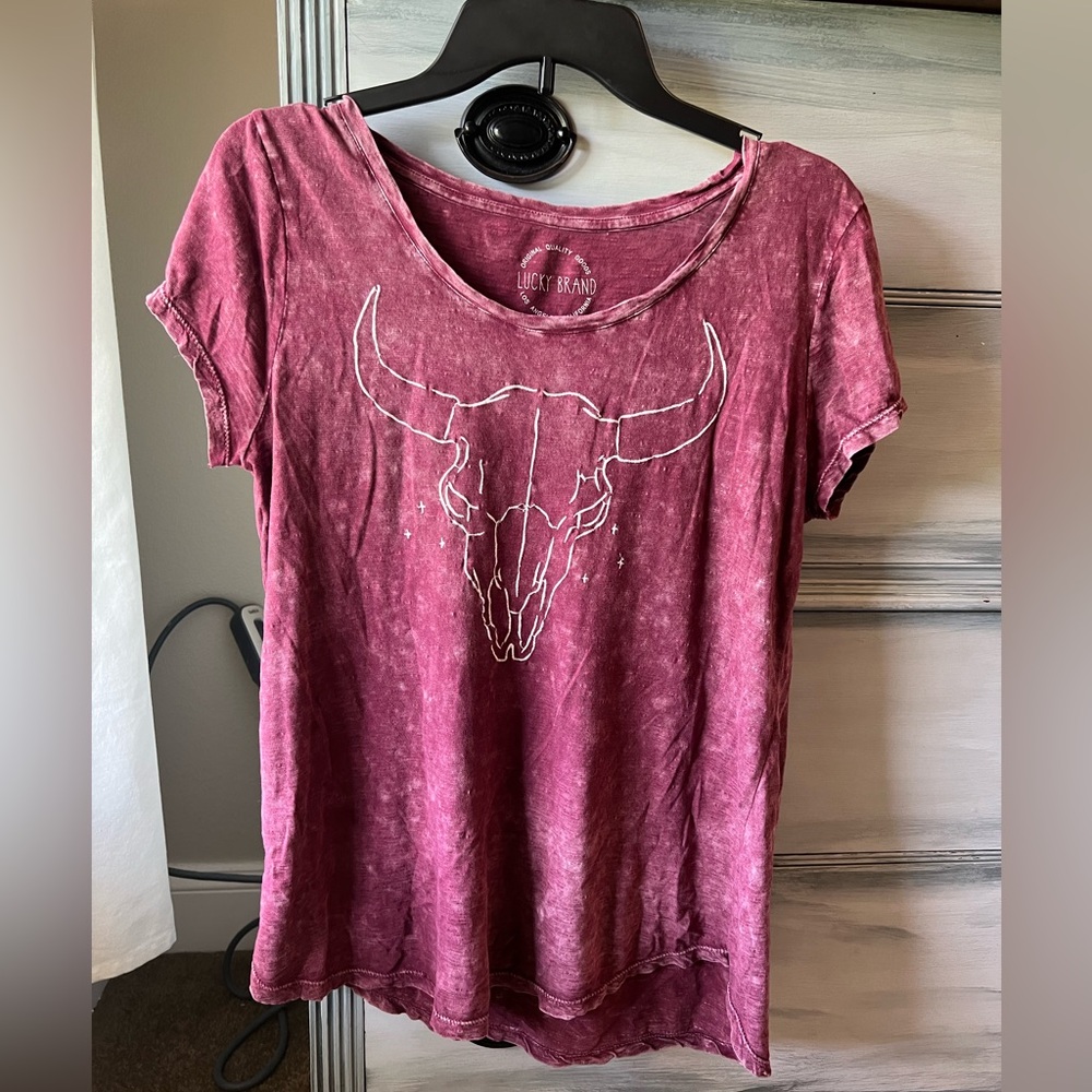COPY - Lucky Brand Skull shirt